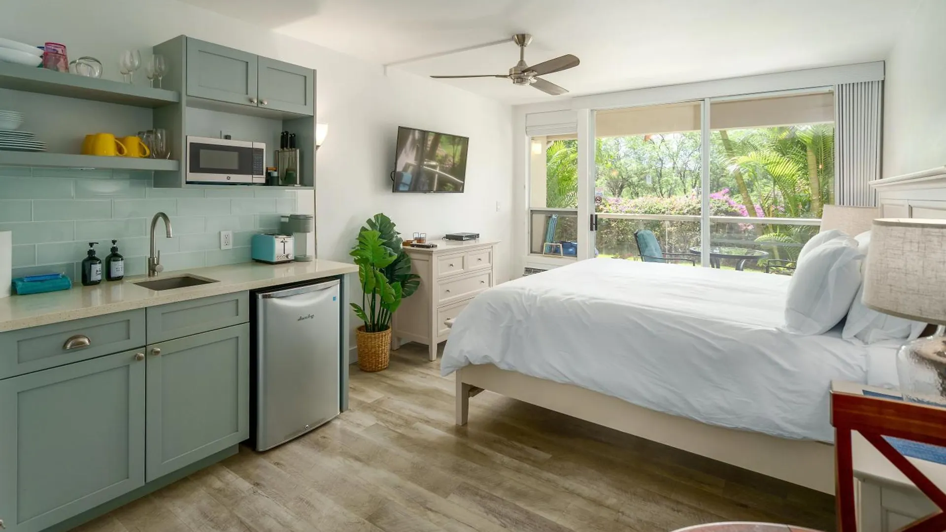 Central Kihei Gem! 3-Min Walk To The Beach & Shops Wailea  Ξενοδοχείο με διαμερίσματα Wailea (Maui)